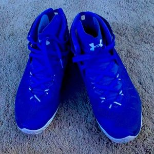 Under Armour Men’s Lightning 4 Basketball Shoes